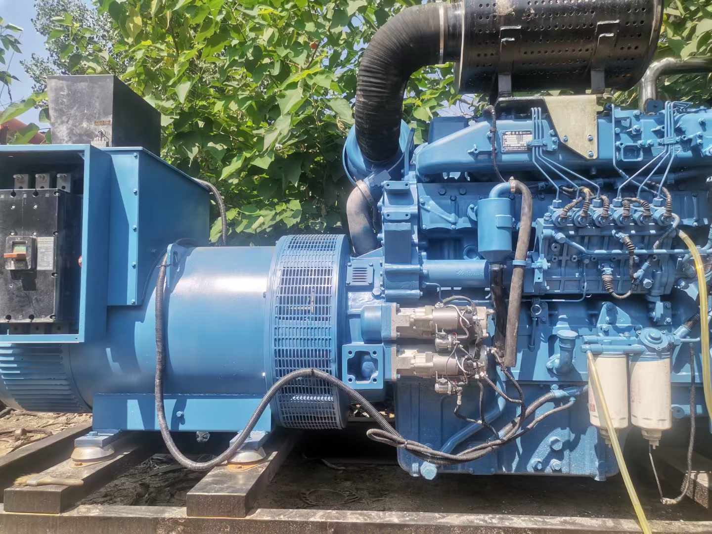 阳西详细说明降低 800kW 柴油发电机输出电流波动的方法