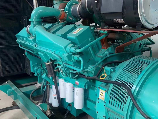 阳西更换100kW柴油发电机组机油时，需要注意哪些事项？